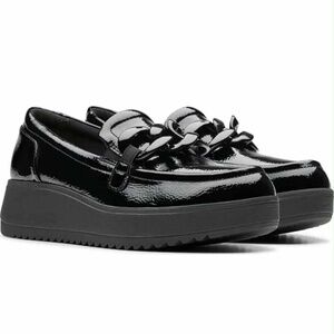 Clarks Zylah black patent leather crinkle loafer Women's size 9 medium